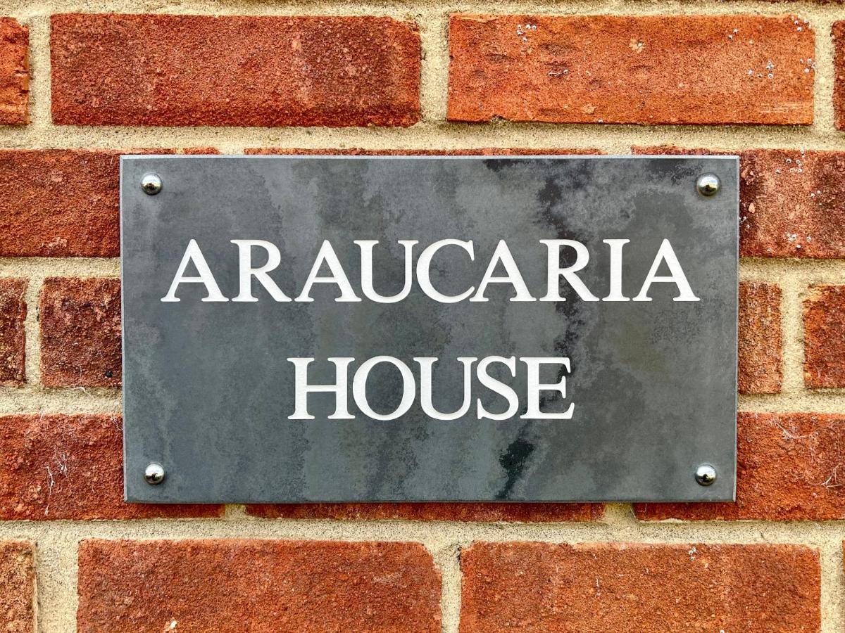 Villa Araucaria House Whitby Exterior foto
